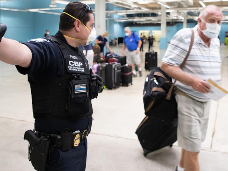 Aduana de Eagle Pass no tiene instrucci&oacute;n para pedir comprobante de vacunaci&oacute;n antiCovid cuando terminen restricciones