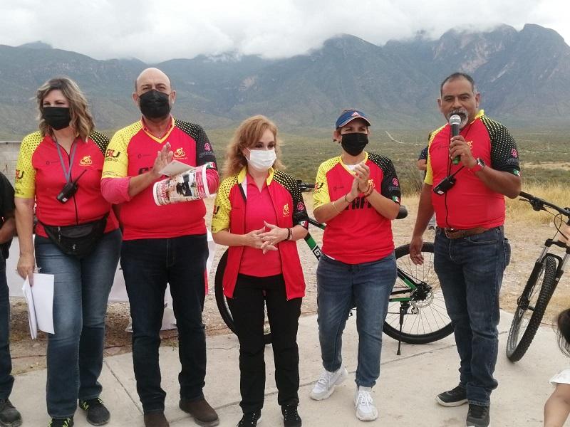 Recorren ciclistas en Coahuila distancia hasta la Sierra de Jimulco