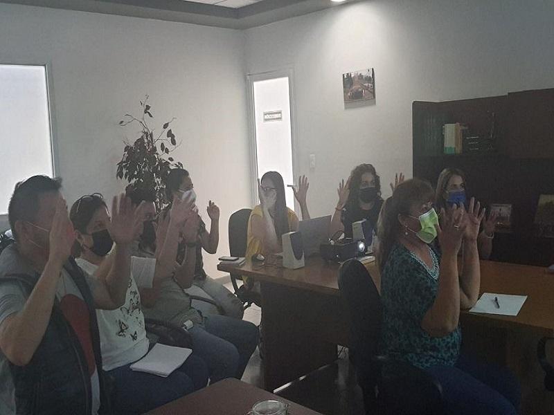 Registro Civil de Coahuila recibe curso de lengua de se&ntilde;as mexicanas