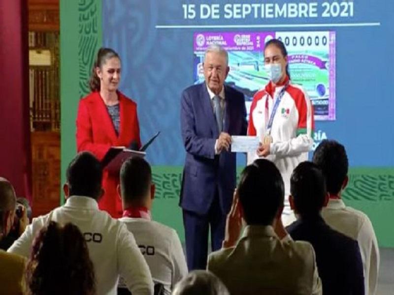 Atletas ol&iacute;mpicos de Tokio 2020 reciben 110.9 MDP