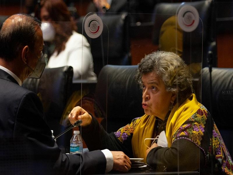 Hospitalizan a la senadora Beatriz Paredes tras accidente automovil&iacute;stico