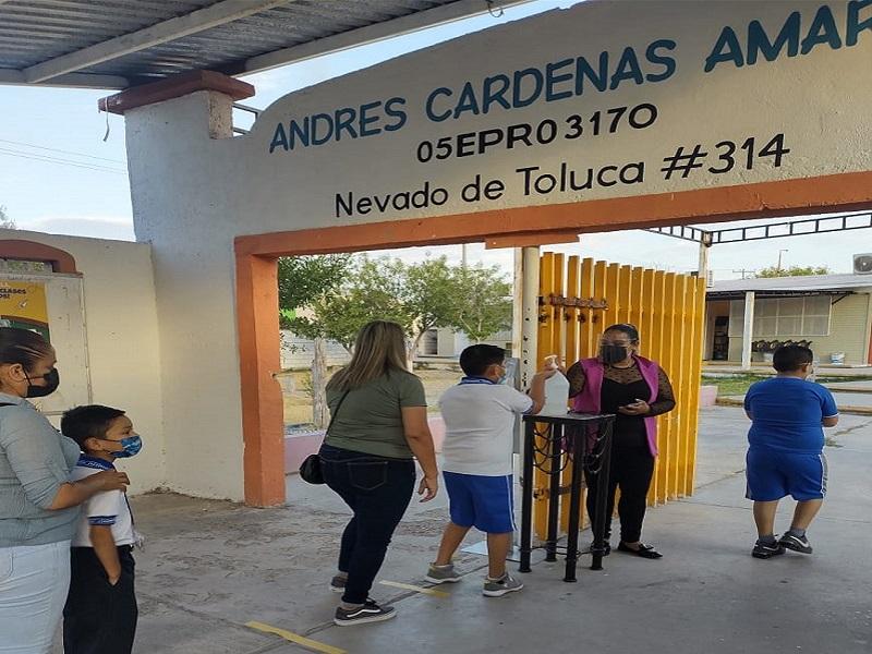 Protocolos sanitarios ya se realizan de forma automática en escuelas con clases presenciales
