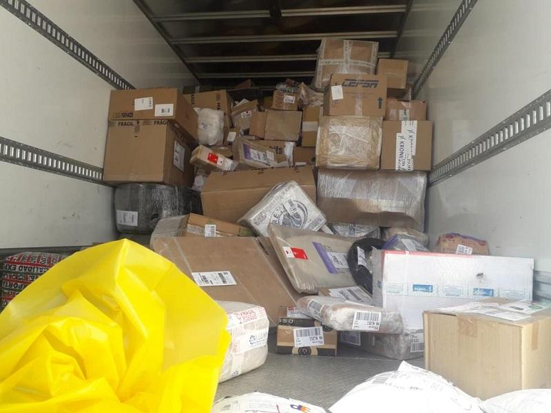 Aseguran metanfetaminas en camión de paquetería que se dirigía a Piedras Negras