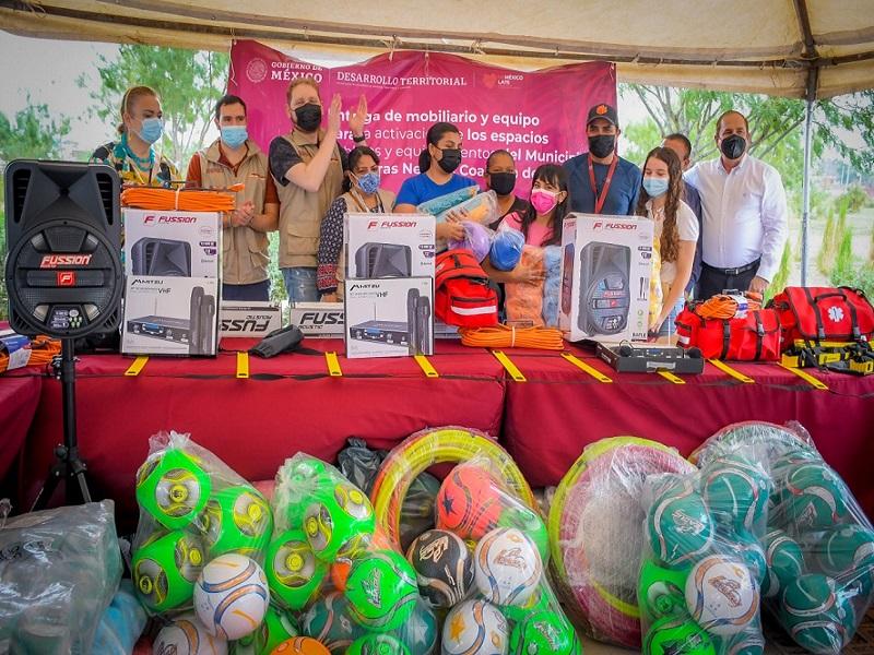 Para alejar a los j&oacute;venes de las drogas y prevenir delitos, SEDATU entrega a Piedras Negras insumos de activaci&oacute;n f&iacute;sica 