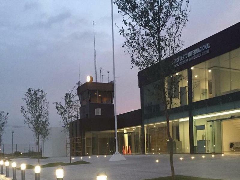 Aeropuerto se mantuvo abierto pese a la densa neblina de este jueves