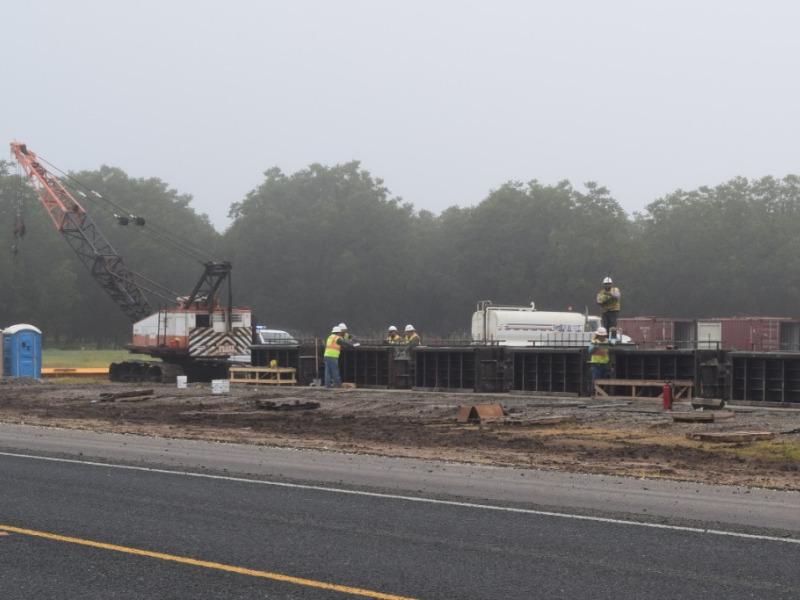 Es un gasto in&uacute;til construcci&oacute;n de barda fronteriza al sur de Eagle Pass, dice Roberto Ruiz