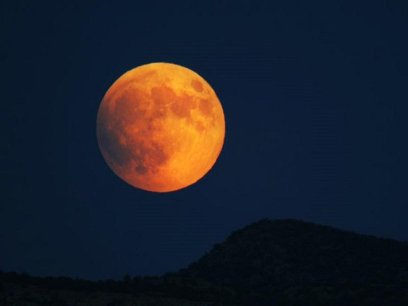 La Luna de Sangre iluminar&aacute; el cielo en M&eacute;xico la noche del 20 de octubre
