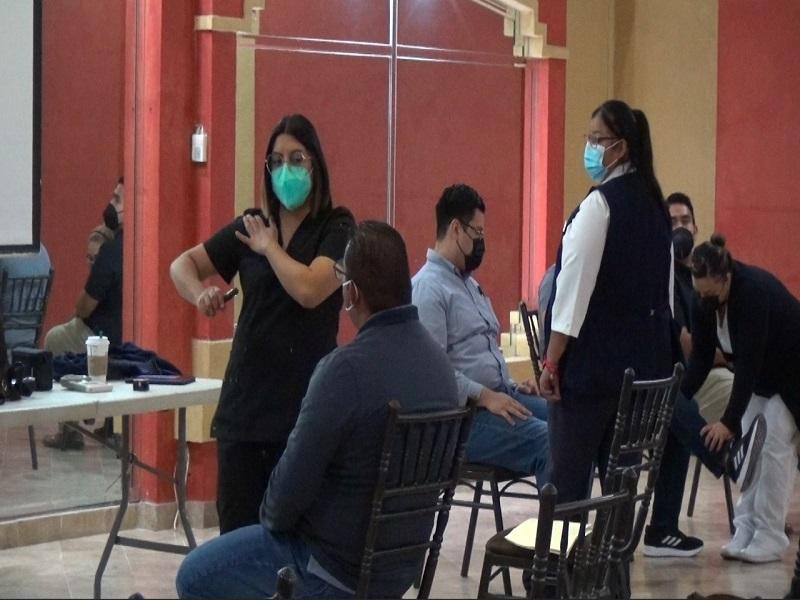 Capacitan a personal m&eacute;dico y de enfermer&iacute;a en rehabilitaci&oacute;n pulmonar para pacientes post Covid 