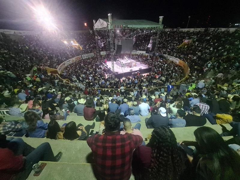 Se viol&oacute; aforo permitido en concierto de Carin Le&oacute;n en Piedras Negras, analizan sanci&oacute;n para Plaza de Toros y organizadores (video)