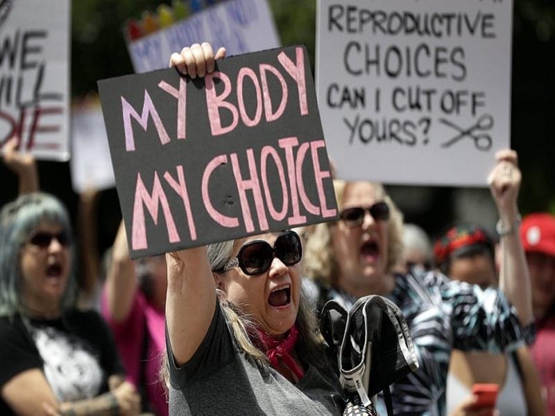 Corte Suprema revisará en noviembre ley que restringe aborto en Texas