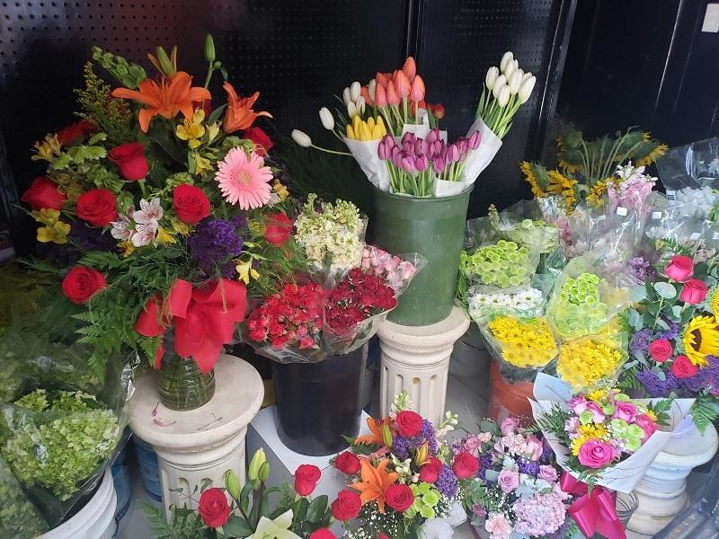 Director de Inspectores se reunir&aacute; con la CANACO y vendedores de flores independientes por la celebraci&oacute;n del D&iacute;a de Muertos