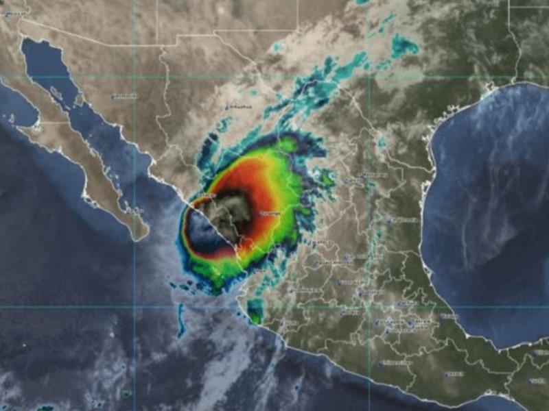 Se acerca huracán Rick a costa de Guerrero