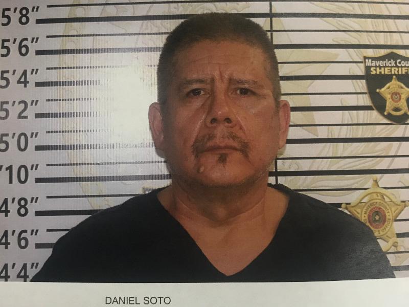 Con fianza recuperó su libertad exprofesor de Eagle Pass sorprendido en motel con una menor 
