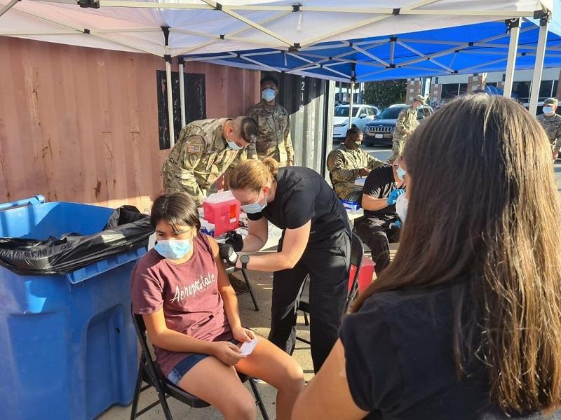 Pr&oacute;xima semana aplicar&aacute;n vacuna de refuerzo en Eagle Pass, primero a los adultos mayores