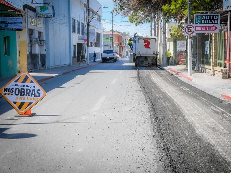 Registran de 70 a 80% de avance trabajos de pavimentación de calles Matamoros y Abasolo, entrada y salida del Puente Uno