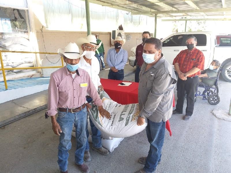 Entregan semilla de avena subsidiada para el ciclo otoño-invierno en Morelos