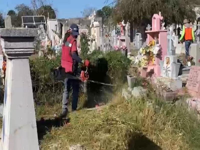 Listos panteones de Piedras Negras para recibir visitantes por el D&iacute;a de Muertos (video)