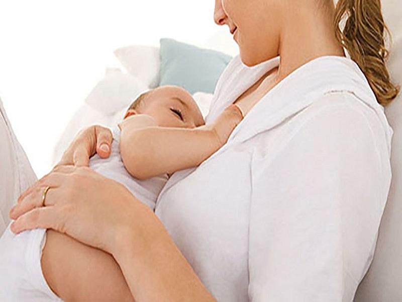 La lactancia debe ser prolongada, por el tiempo que mamá y bebé decidan: Pediatra