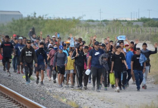 Vigila Piedras Negras que caravana migrante no trastoque la