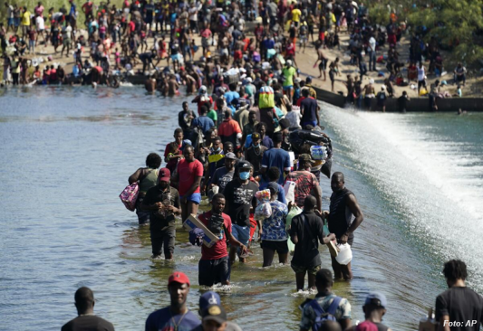 Migrantes río Bravo
