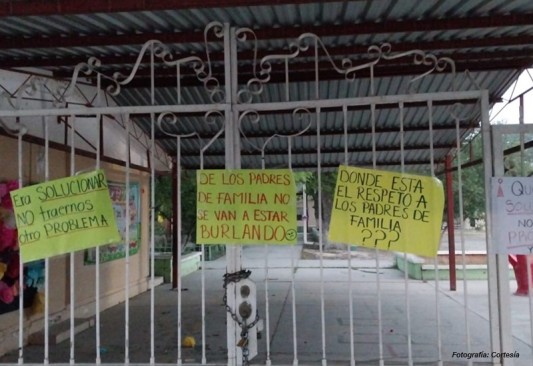 Escuela cerrada en Allende