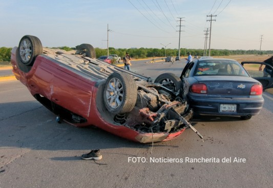 Volcadura jovencitos