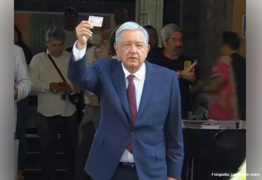 AMLO votó