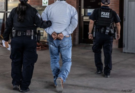 Arresto en Puente de Del Rio