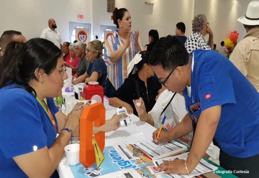 Feria el Adulto Mayor