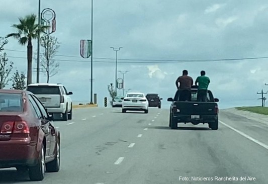 En caja de camioneta