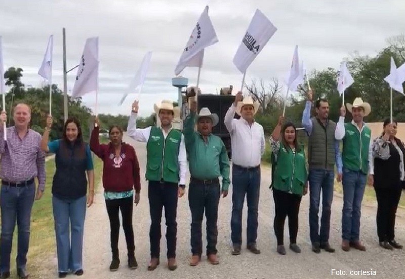 Dan banderazo a los trabajos de recarpeteo a la carretera Villa Unión