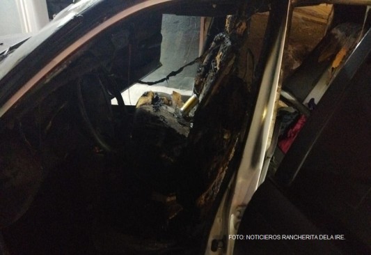 Incendia mujer celosa