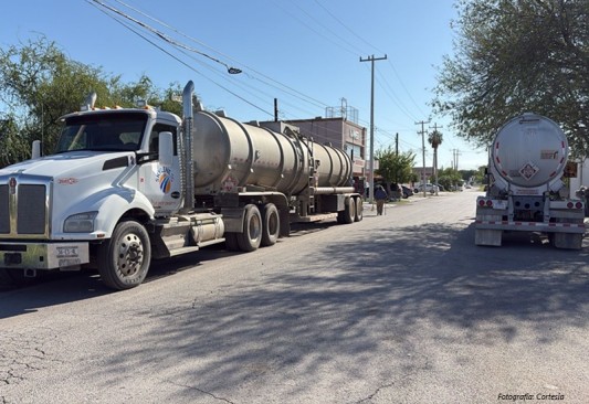 Aseguran pipas en Piedras Negras