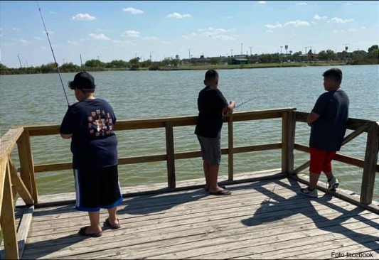 Pesca en el Lago del Condado de Maverick