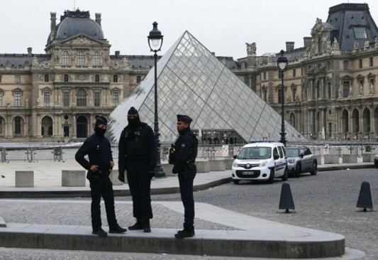 LOUVRE