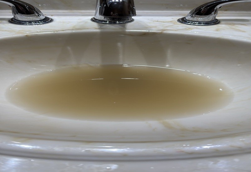 Siguen quejas de usuarios del SIMAS Piedras Negras por agua turbia; reportan que les ha generado problemas de salud