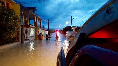 Lluvia deja saldo de 50 personas en albergues en Acuña