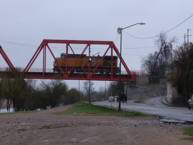 width=600