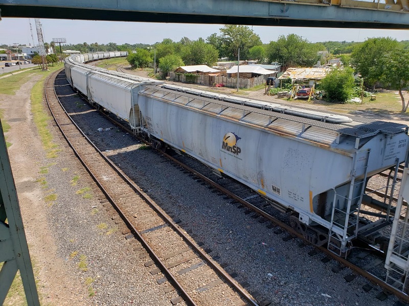 width=600